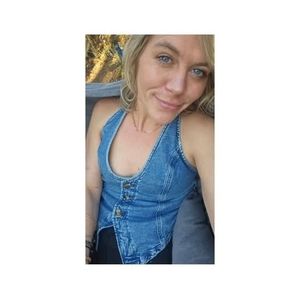 Meet your Posher, Haylee